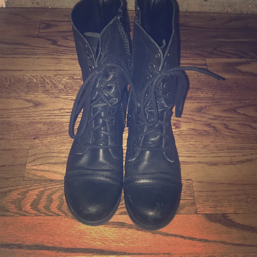 Combat boots